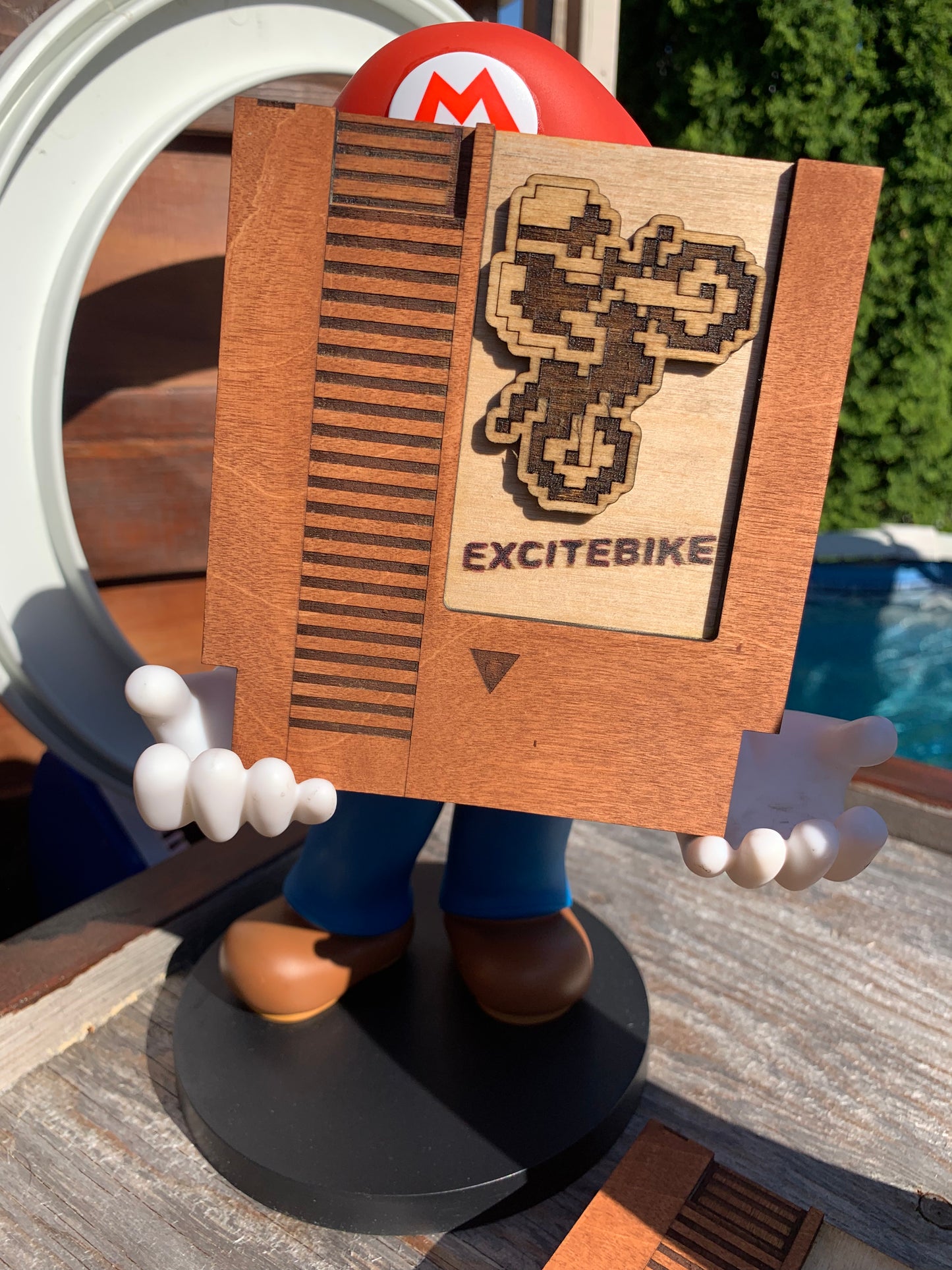Cassette NES Excitebike en bois teint