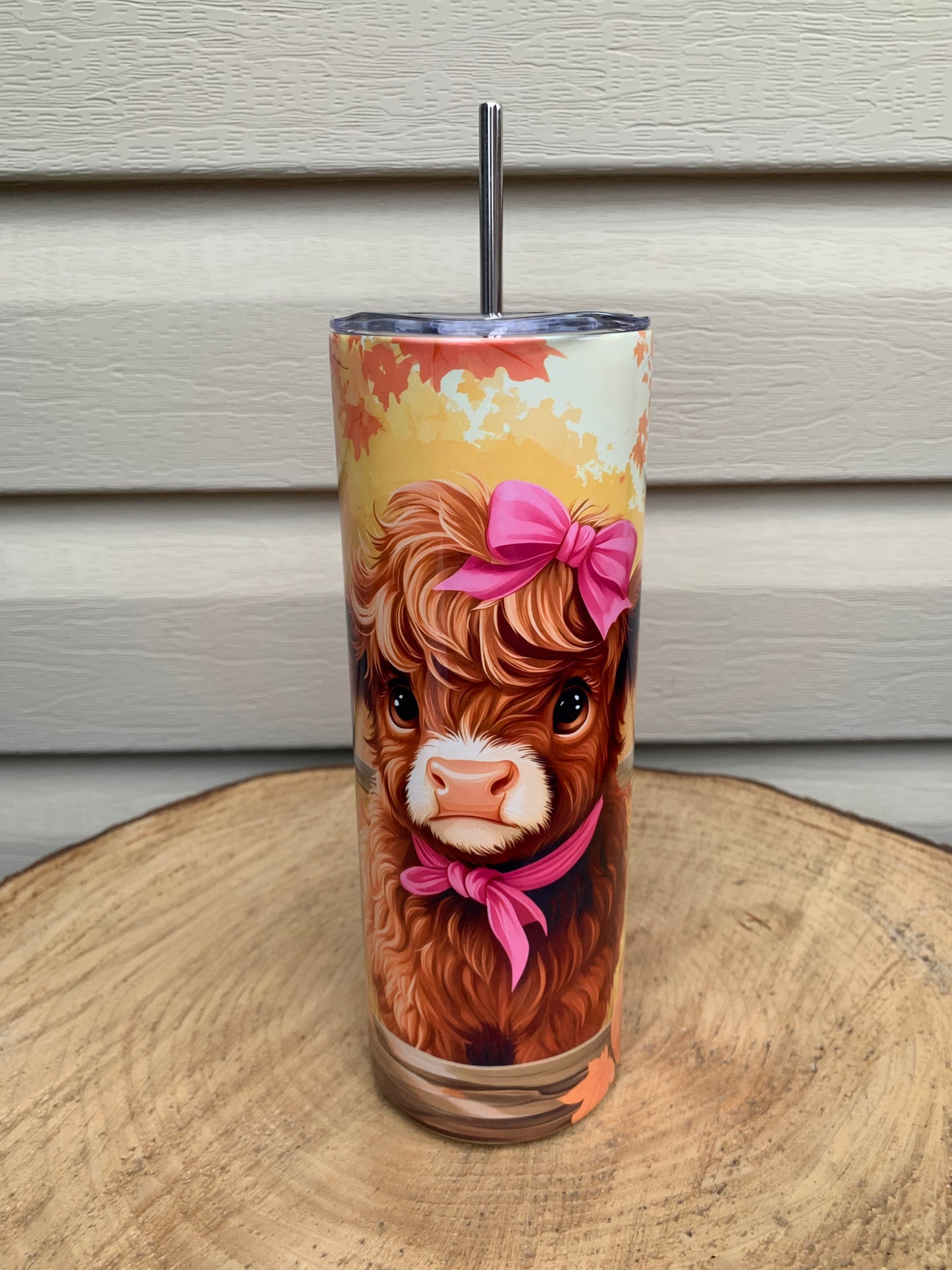 Gourde isotherme Belle petite vache 🐮 Highland dans un décor d’automne 🍂