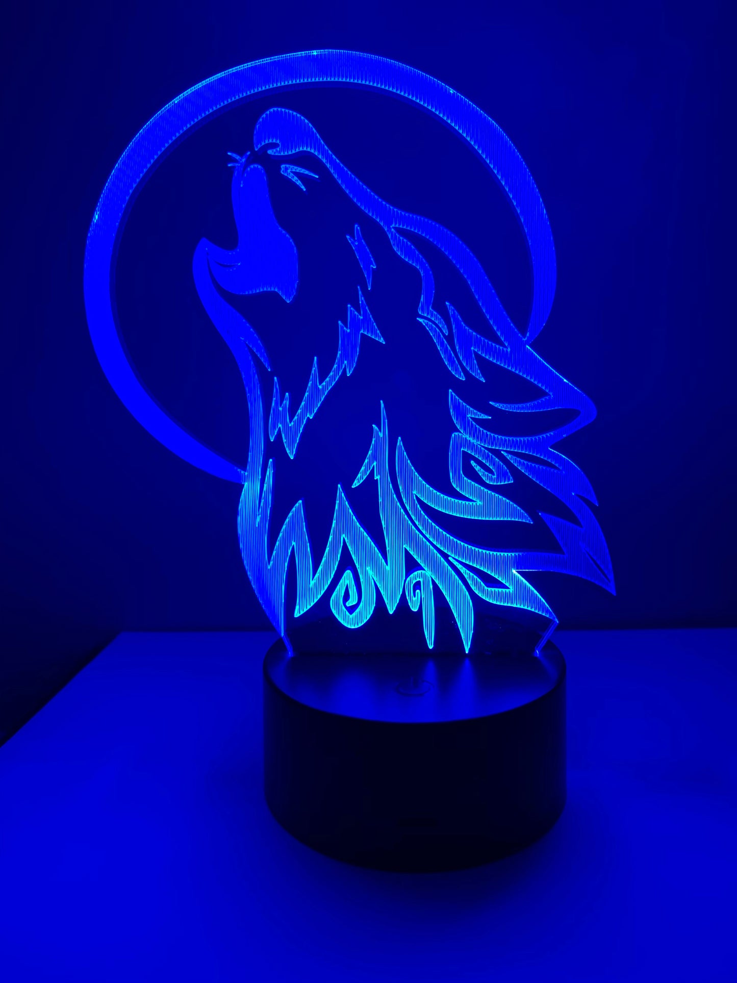 Lampe 3D DEL Loup hurlant à la lune