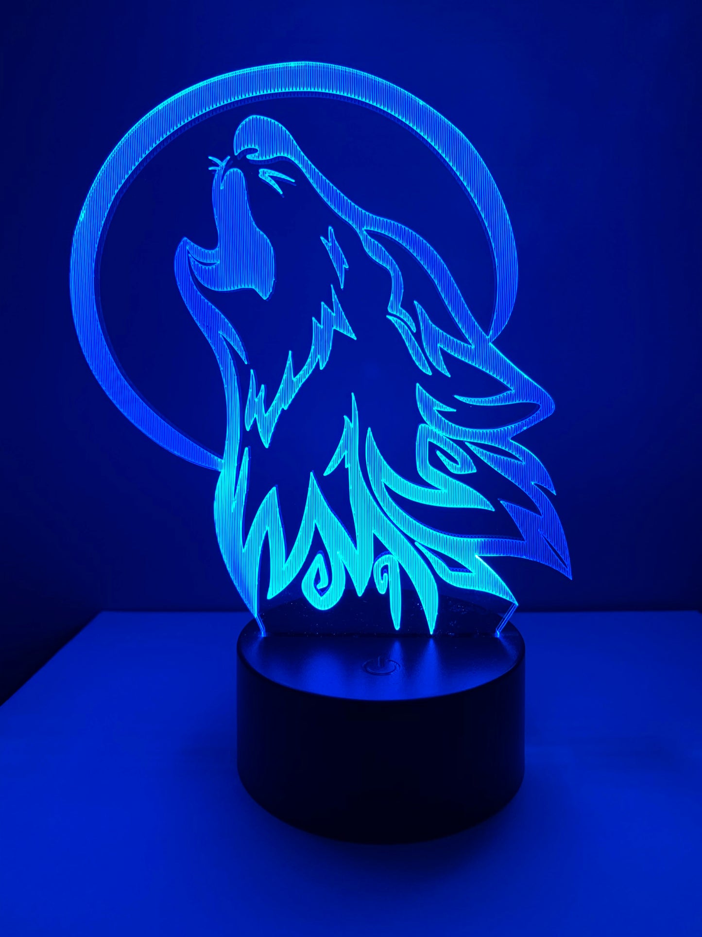 Lampe 3D DEL Loup hurlant à la lune