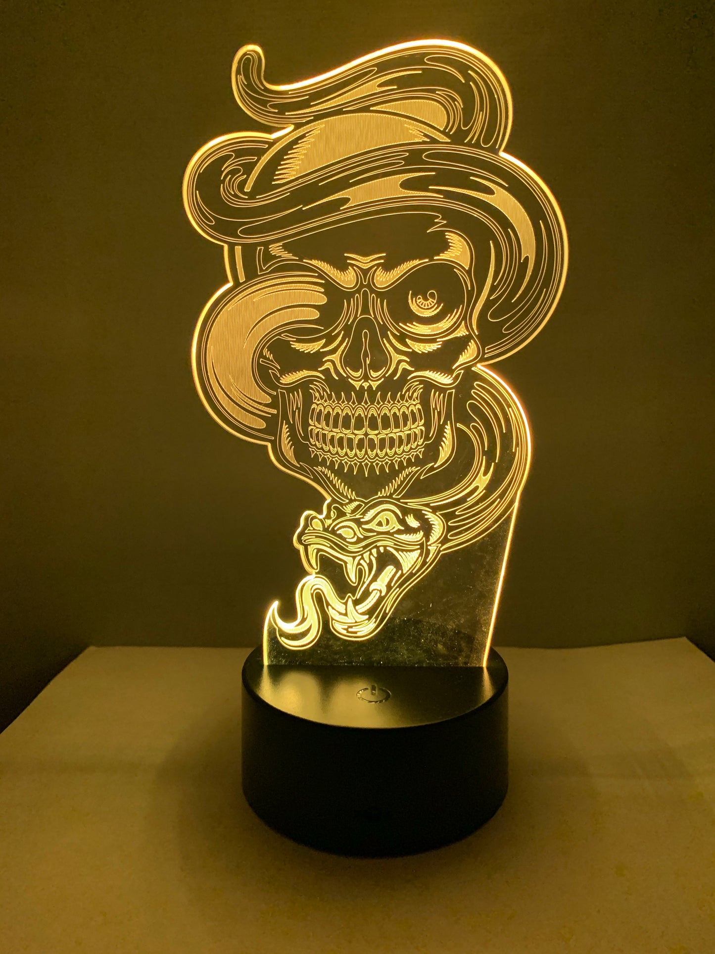 Lampe 3D DEL Crâne squelette et serpent (Tête de mort)
