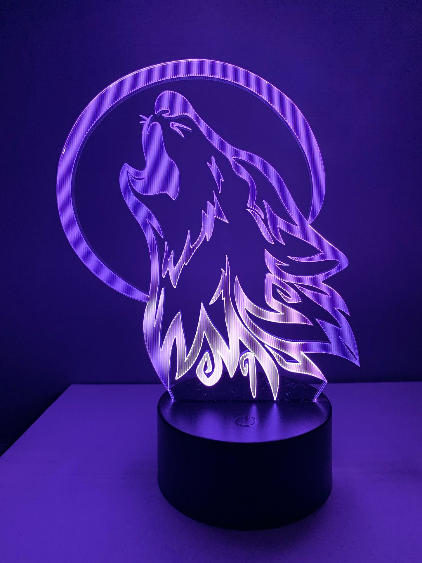 Lampe 3D DEL Loup hurlant à la lune