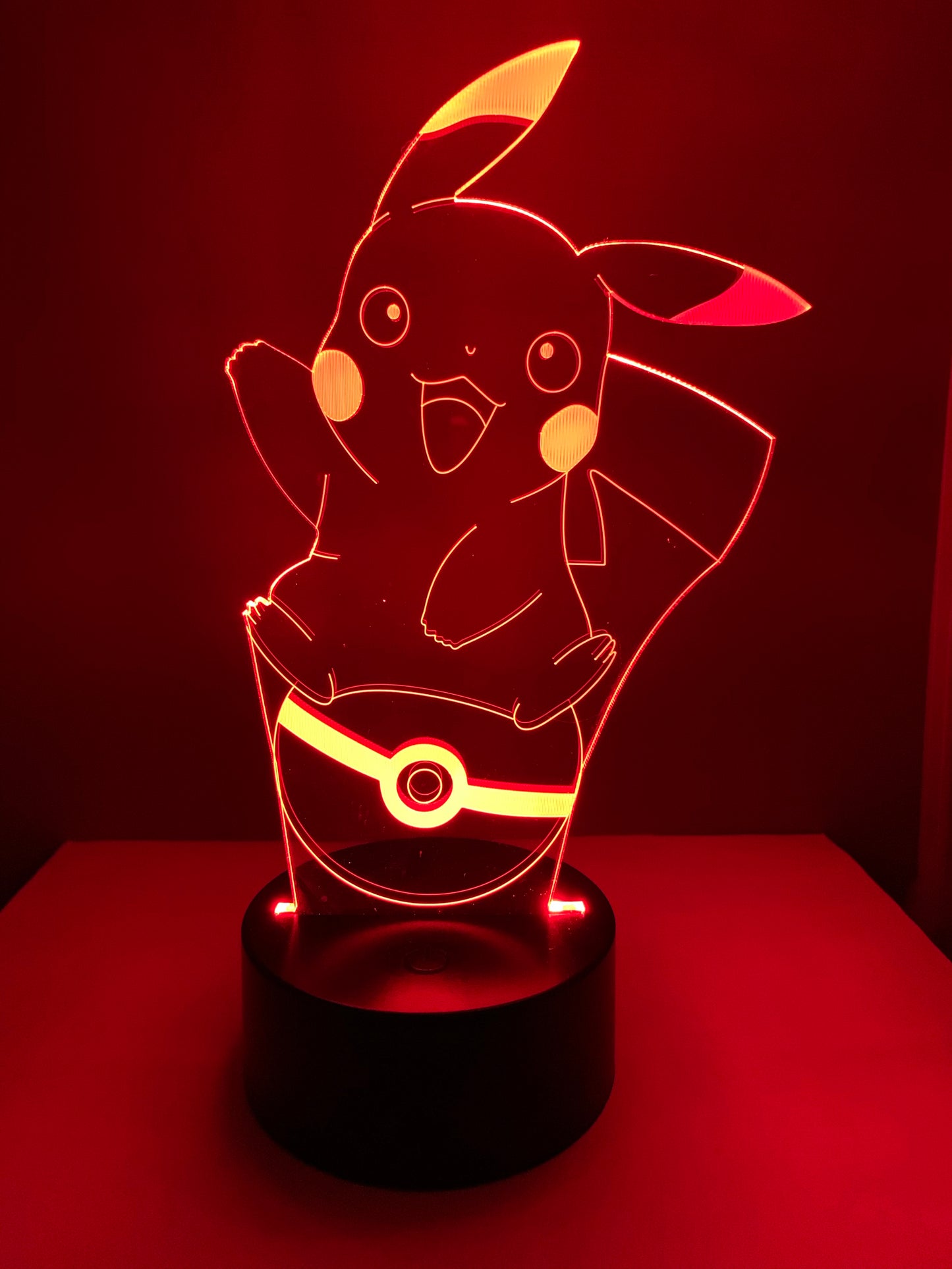 Lampe 3D DEL Pikachu sur Poké Ball Pokemon