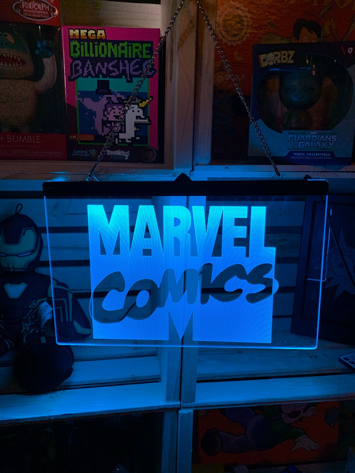 Enseigne DEL Marvel Comics avec chaîne