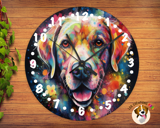 Horloge en métal Labrador blond coloré