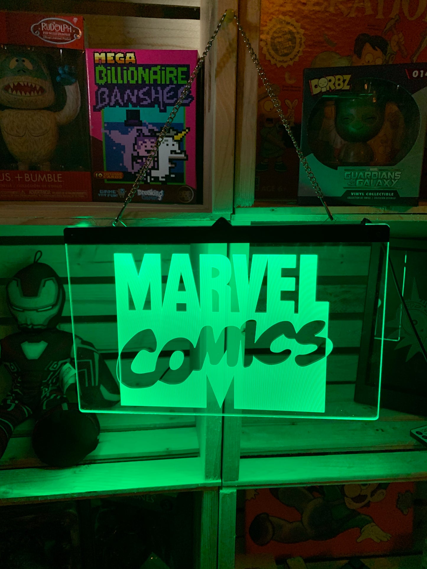 Enseigne DEL Marvel Comics avec chaîne