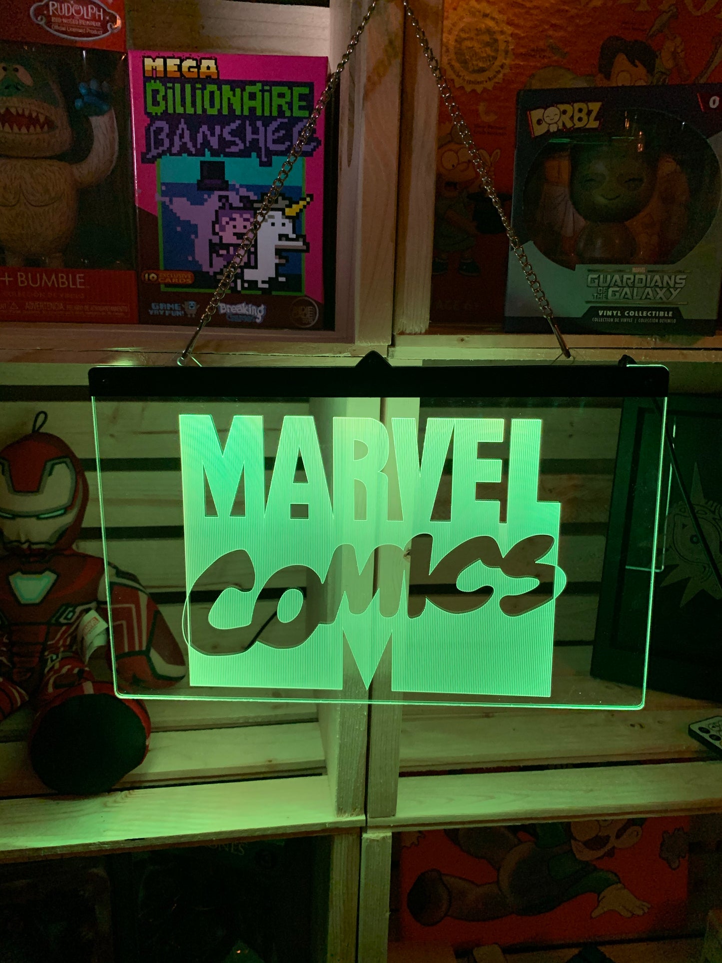 Enseigne DEL Marvel Comics avec chaîne